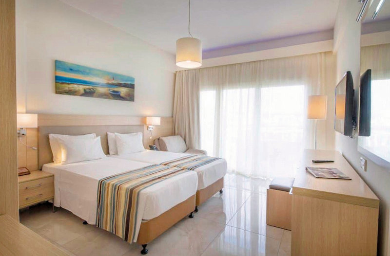 Pernera Beach Hotel 4