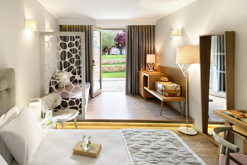 Portes Beach Hotel 8