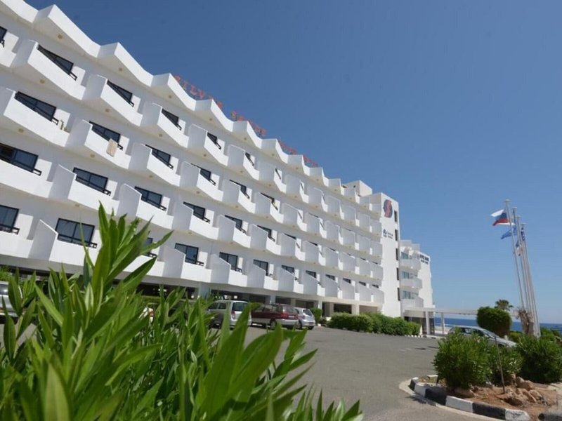 Silver Sands Beach Hotel 3
