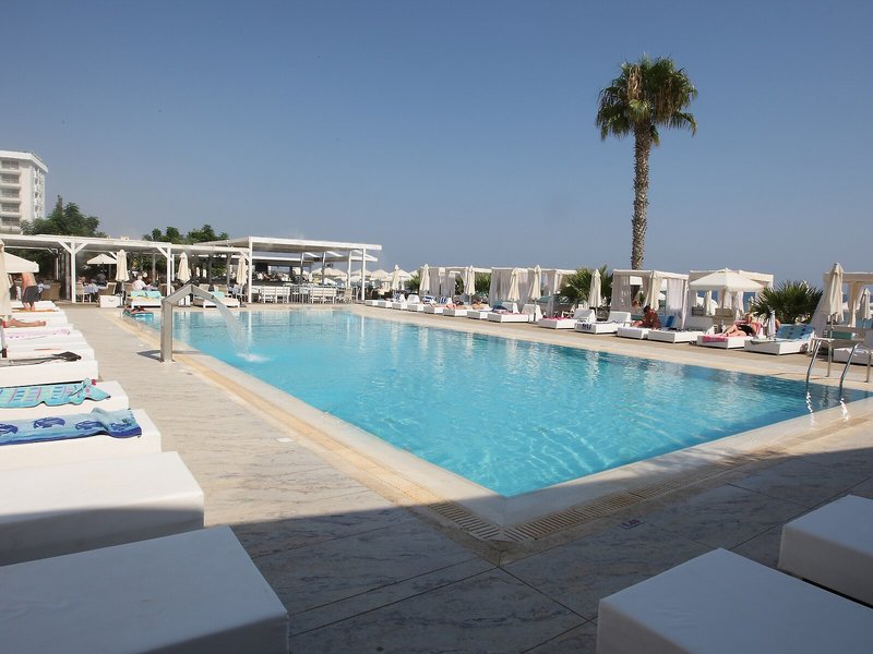 Silver Sands Beach Hotel 15