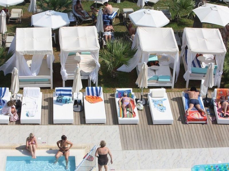 Silver Sands Beach Hotel 17