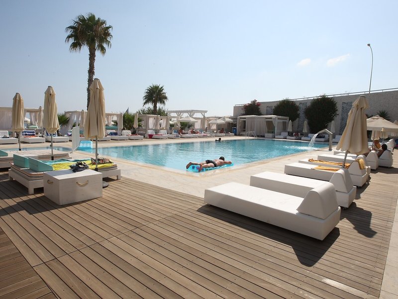 Silver Sands Beach Hotel 18