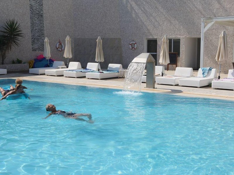 Silver Sands Beach Hotel 20