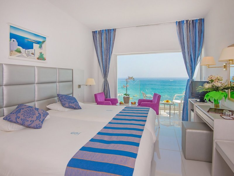 Silver Sands Beach Hotel 38