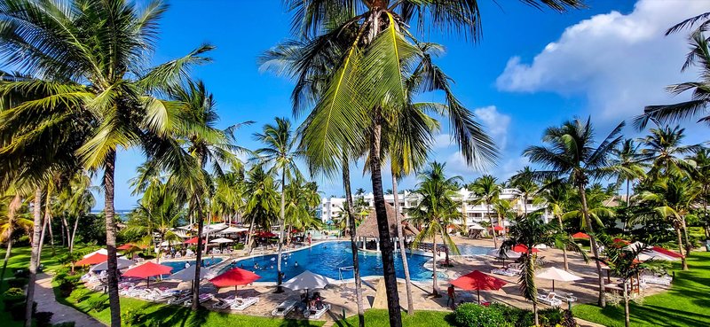 PrideInn Paradise Beach Resort 1