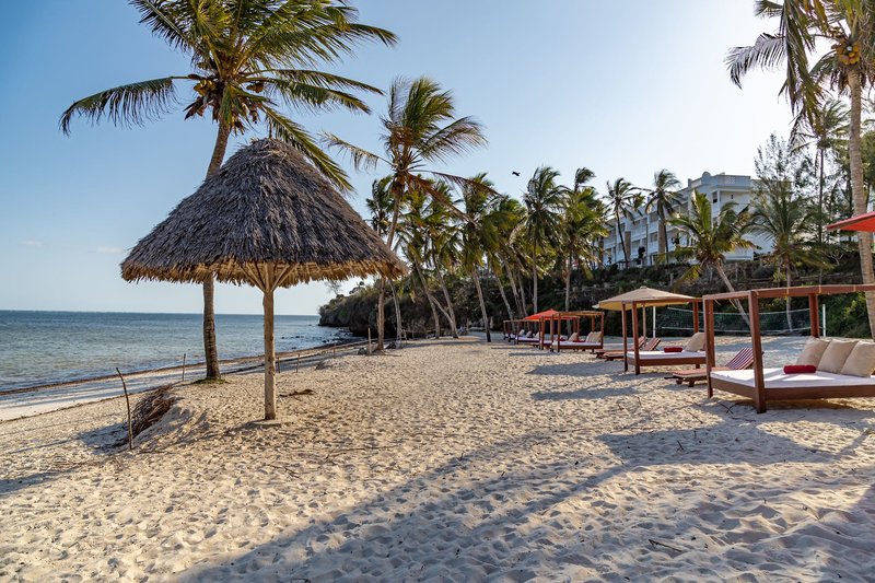 PrideInn Paradise Beach Resort 5