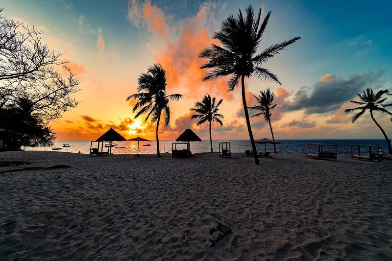 PrideInn Paradise Beach Resort 10