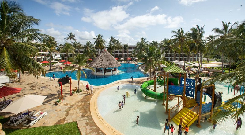 PrideInn Paradise Beach Resort 11