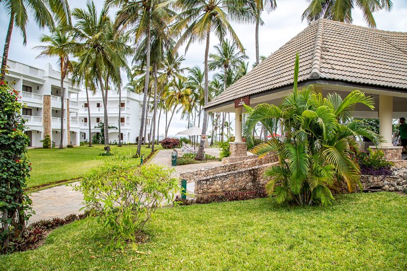 PrideInn Paradise Beach Resort 14