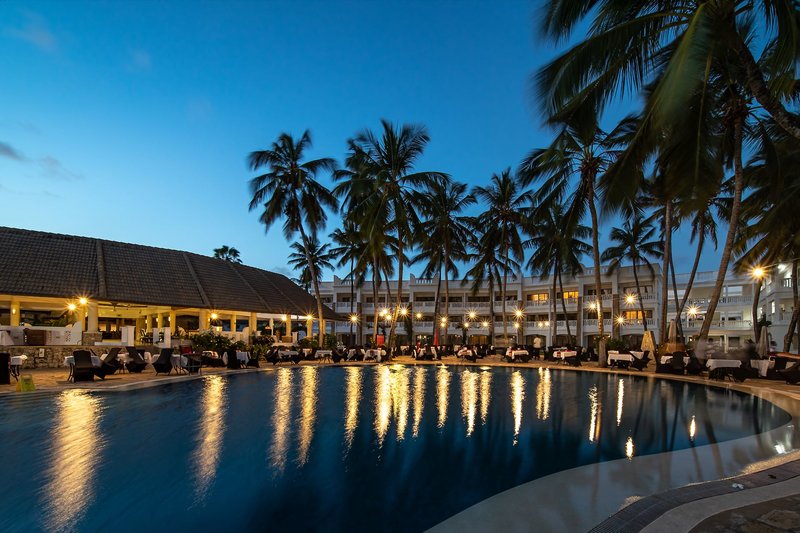 PrideInn Paradise Beach Resort 15
