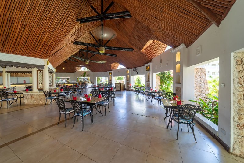 PrideInn Paradise Beach Resort 17