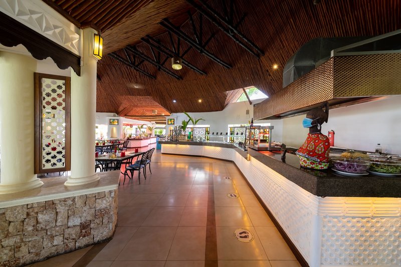 PrideInn Paradise Beach Resort 18