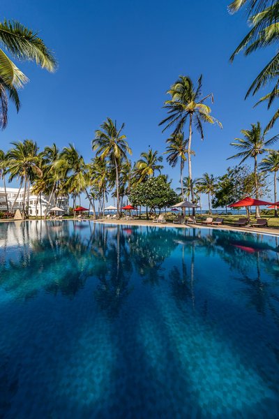 PrideInn Paradise Beach Resort 19