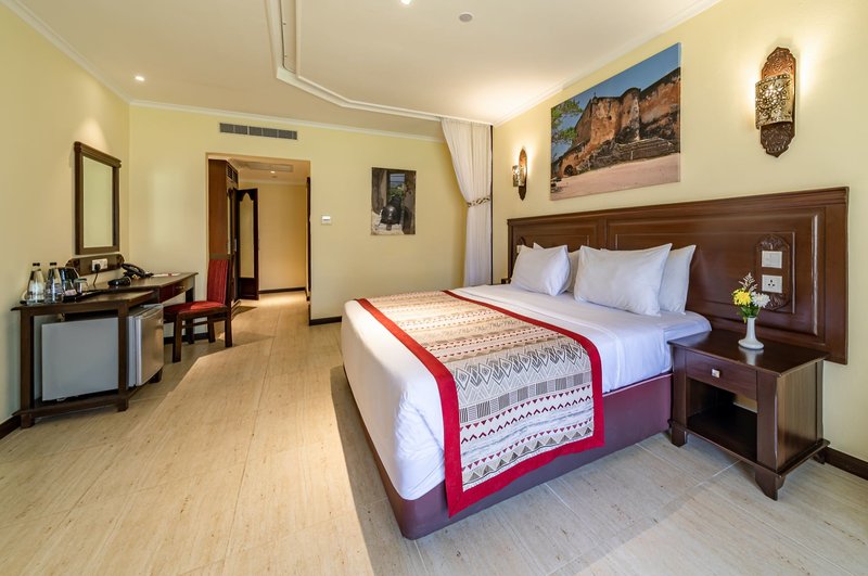 PrideInn Paradise Beach Resort 22
