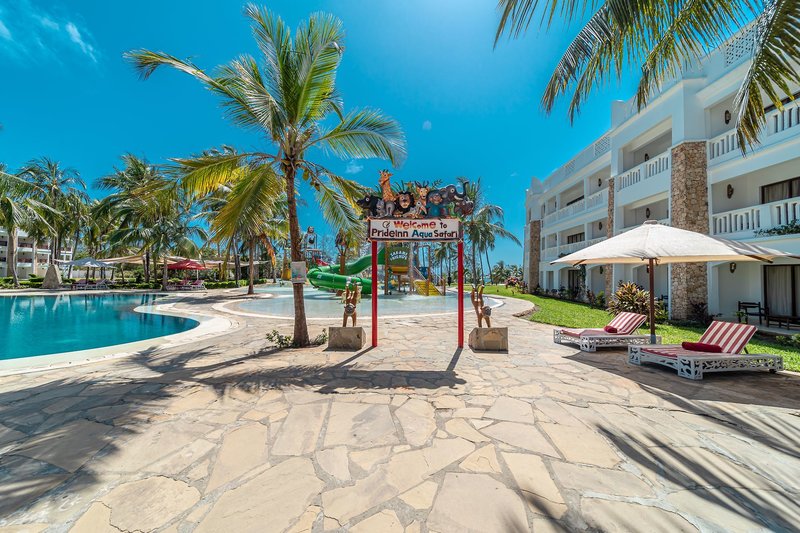 PrideInn Paradise Beach Resort 27