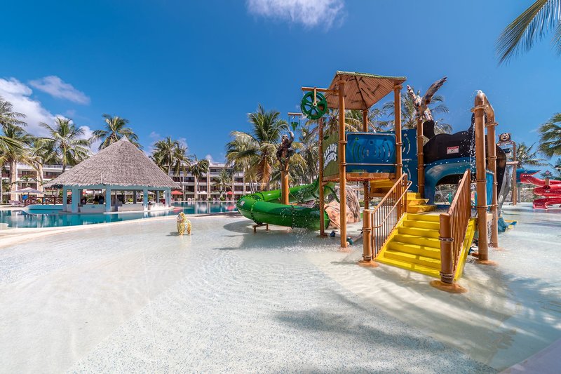 PrideInn Paradise Beach Resort 28