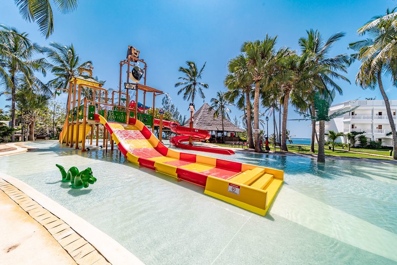PrideInn Paradise Beach Resort 29