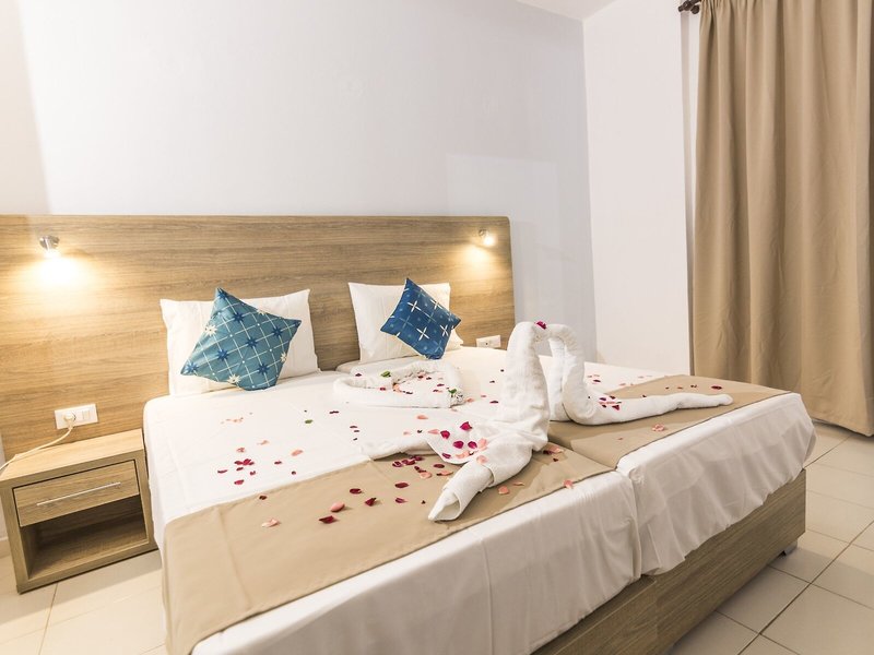 Tivoli Hotel & Apartments 48