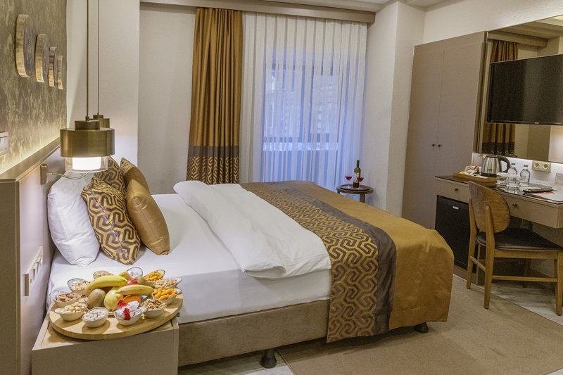 Ayramin Deluxe Hotel 9
