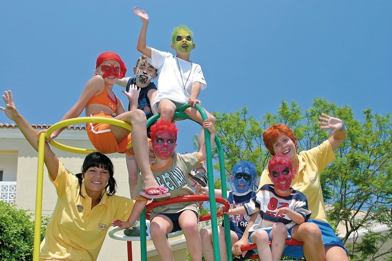 Malama Beach Holiday Village 24 - People