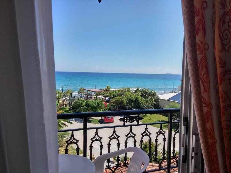 Anetis Beach Hotel 9