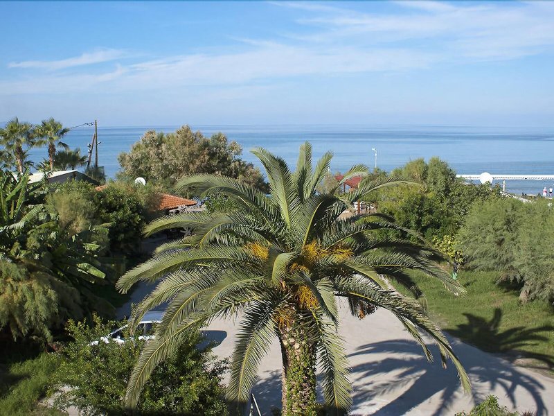 Anetis Beach Hotel 17