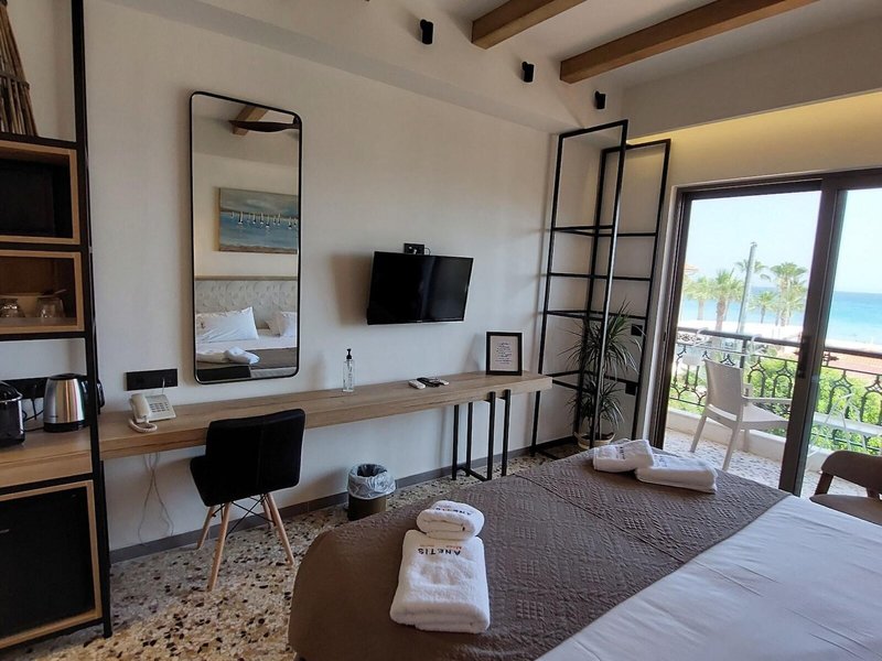 Anetis Beach Hotel 33