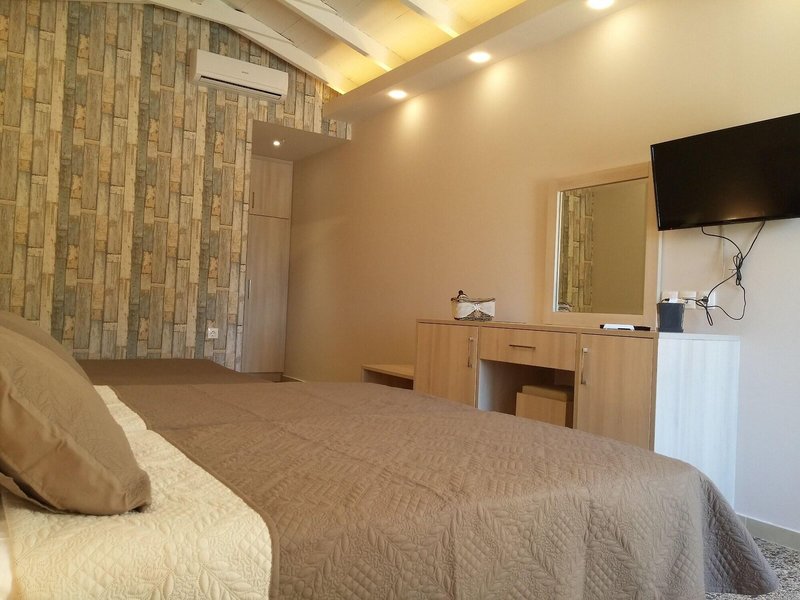 Anetis Beach Hotel 40
