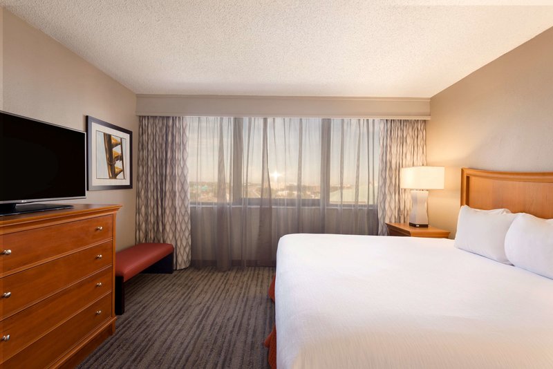 Embassy Suites by Hilton Orlando International Drive ICON Park 33