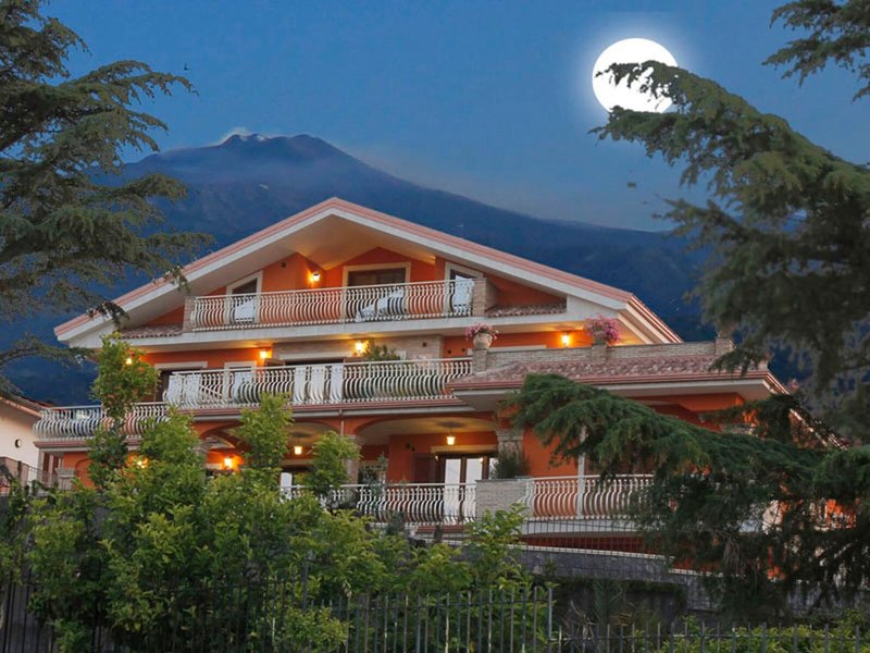 Etna Royal View 1