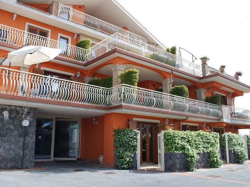 Etna Royal View 5