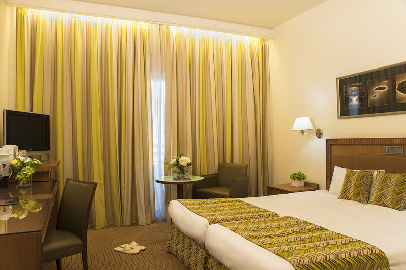 Ajax Hotel 53