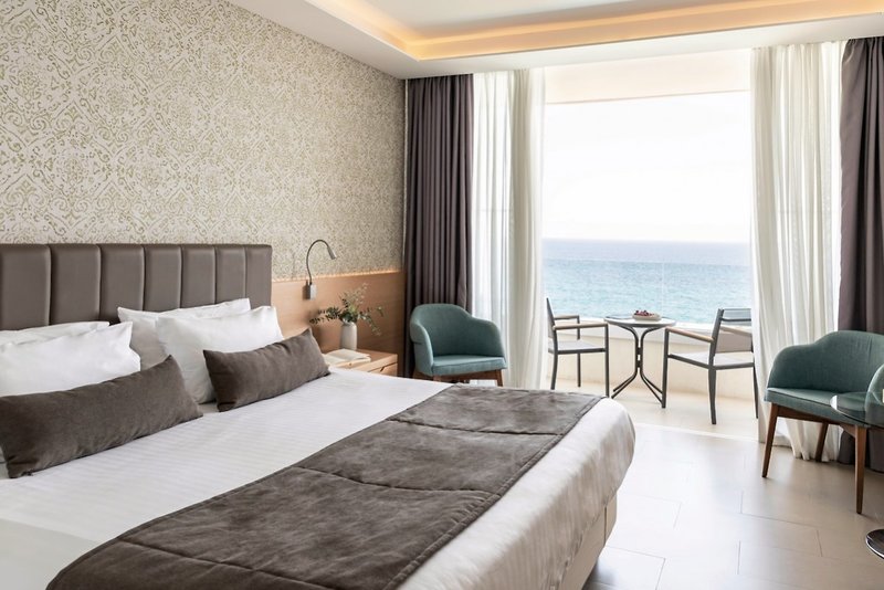 The Royal Apollonia Beach Hotel 5