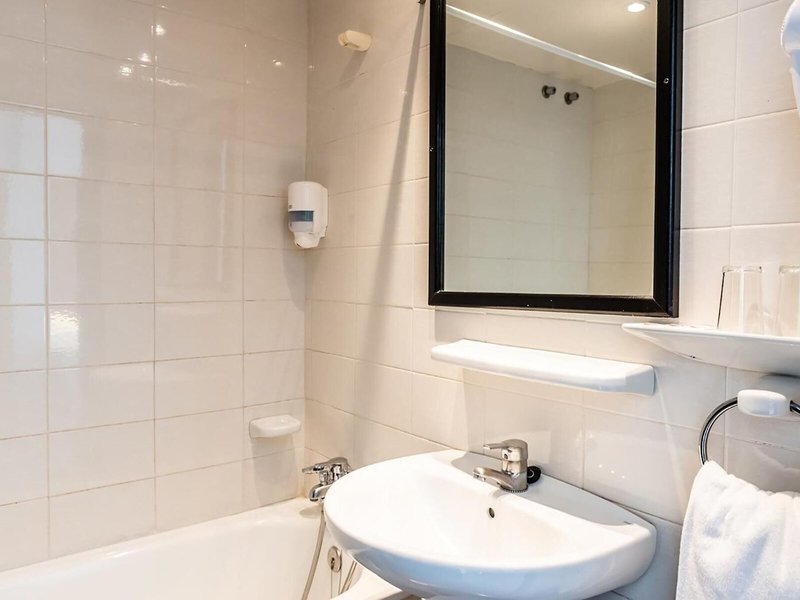 Ibiza Rocks Hotel - Erwachsenenhotel 42 - Bathroom Example