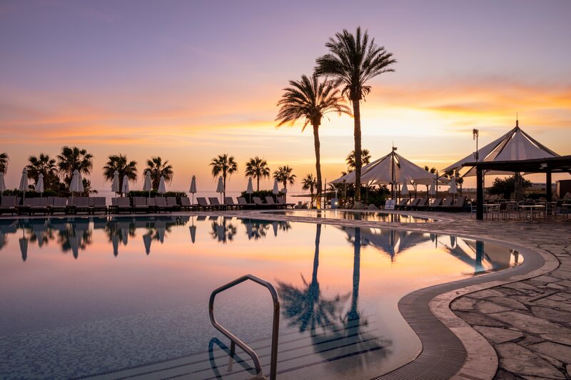 Coral Beach Hotel & Resort 3