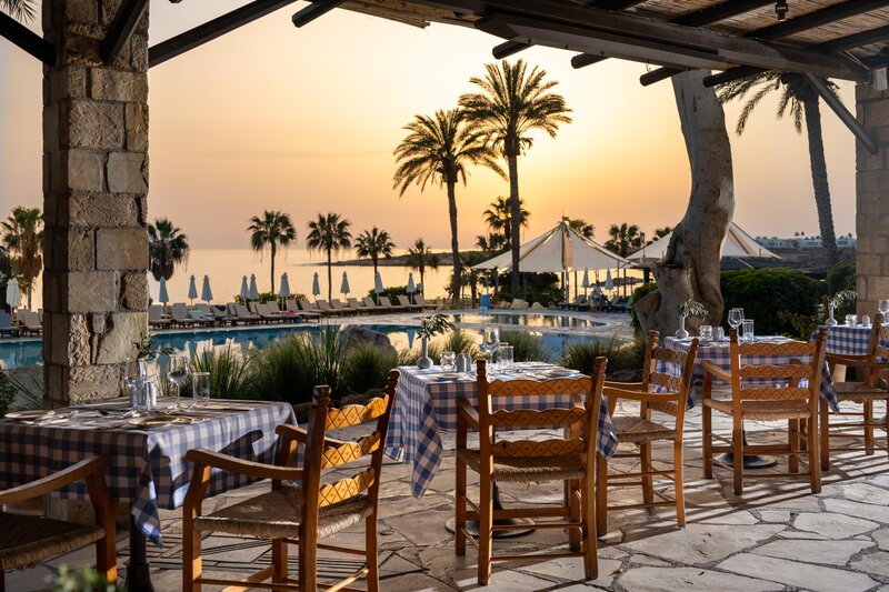 Coral Beach Hotel & Resort 10