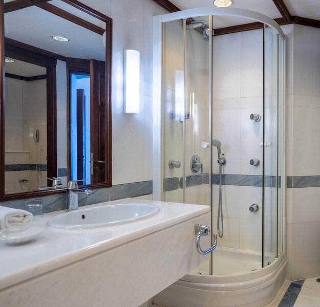 Coral Beach Hotel & Resort 19