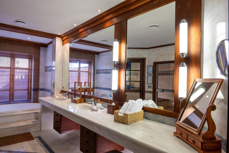 Coral Beach Hotel & Resort 20