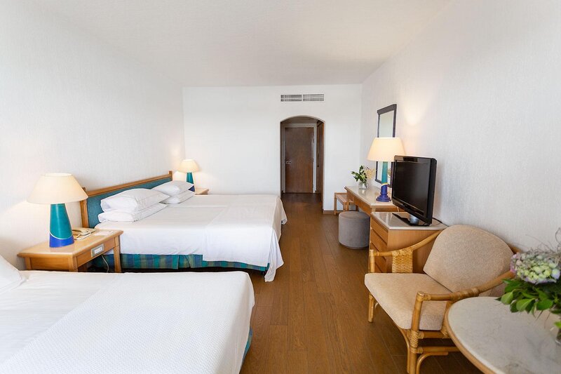 Coral Beach Hotel & Resort 76