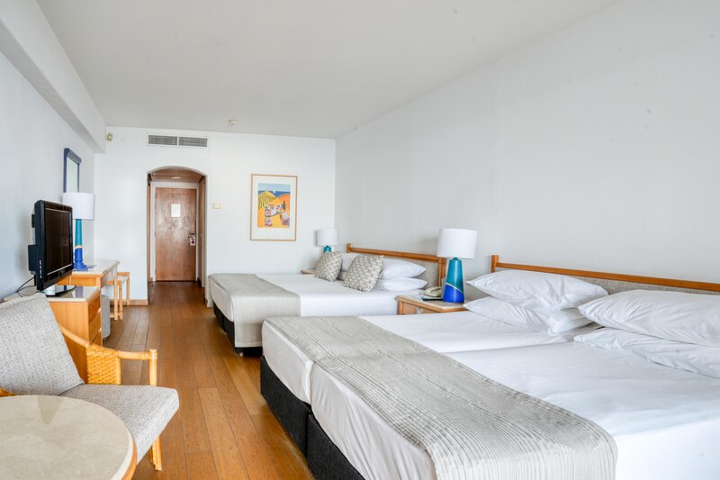 Coral Beach Hotel & Resort 77