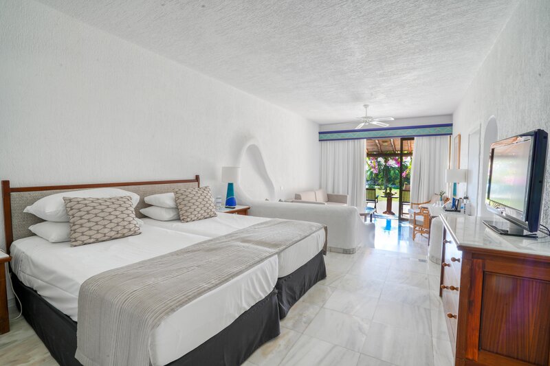Coral Beach Hotel & Resort 79