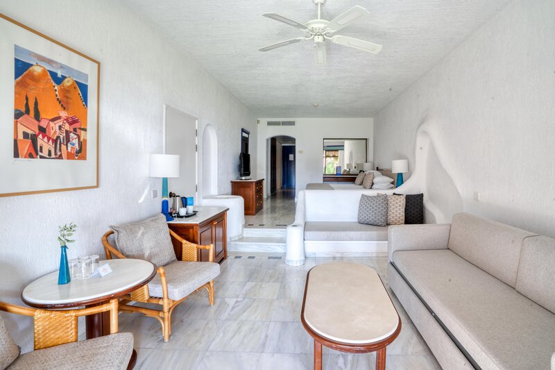 Coral Beach Hotel & Resort 80