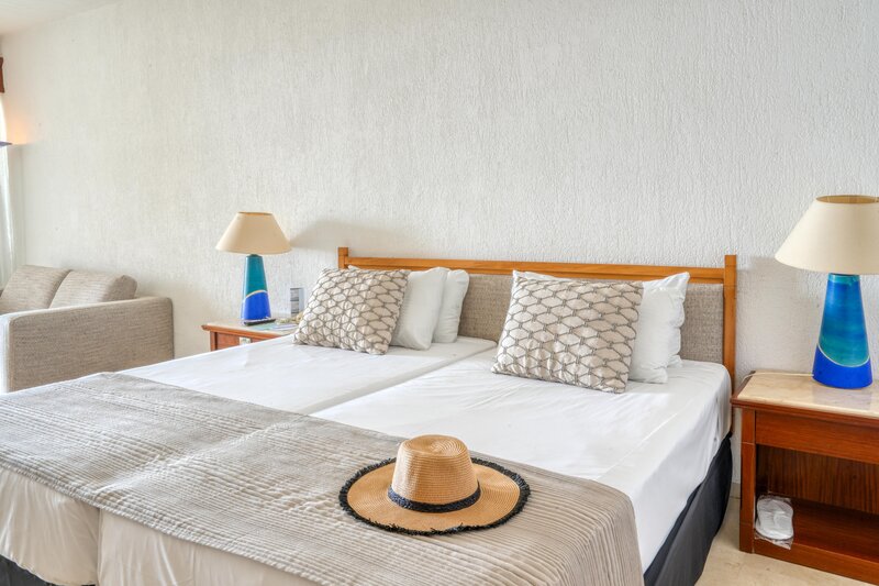 Coral Beach Hotel & Resort 83