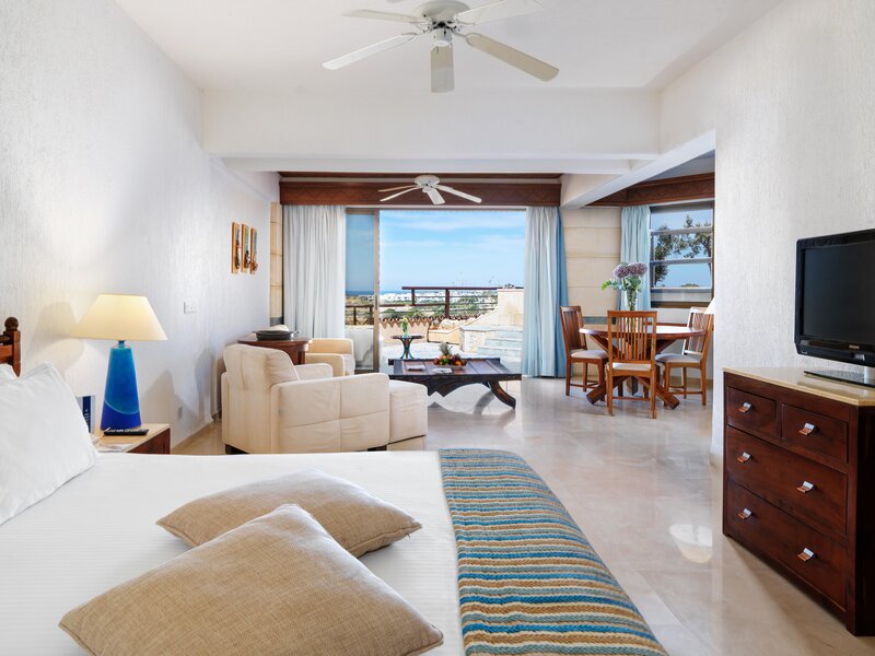 Coral Beach Hotel & Resort 84