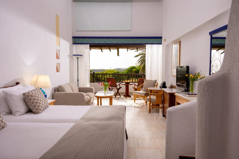 Coral Beach Hotel & Resort 90