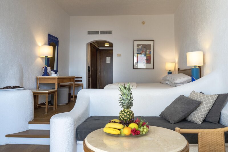 Coral Beach Hotel & Resort 94