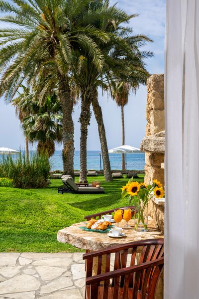 Coral Beach Hotel & Resort 97