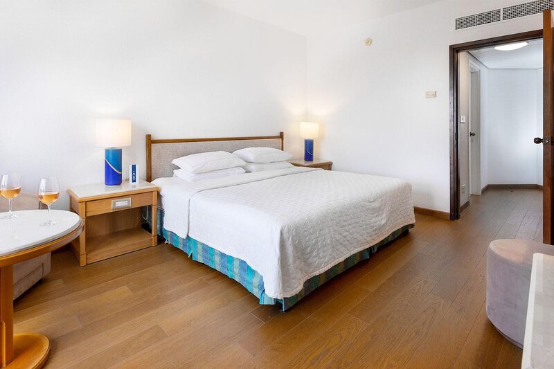 Coral Beach Hotel & Resort 103