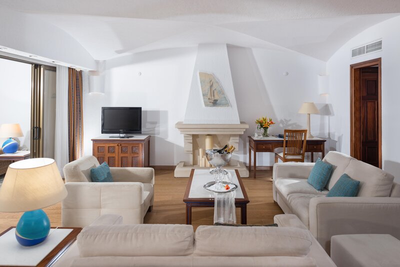 Coral Beach Hotel & Resort 105