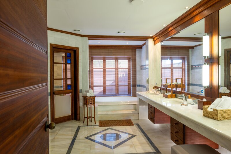 Coral Beach Hotel & Resort 125